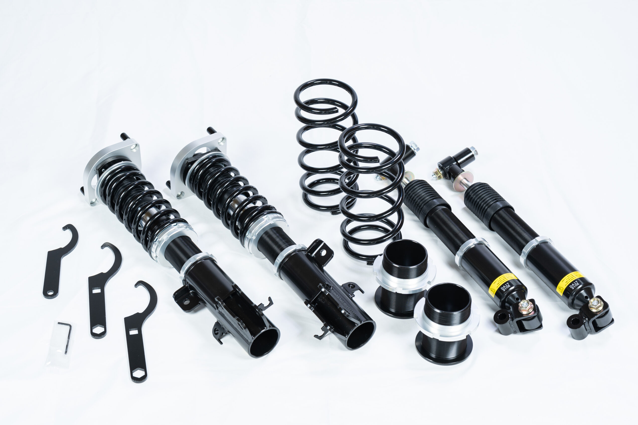 ワイルドギアオリジナル車高調リフトアップキット Wild Gear 冒険にギアを入れる